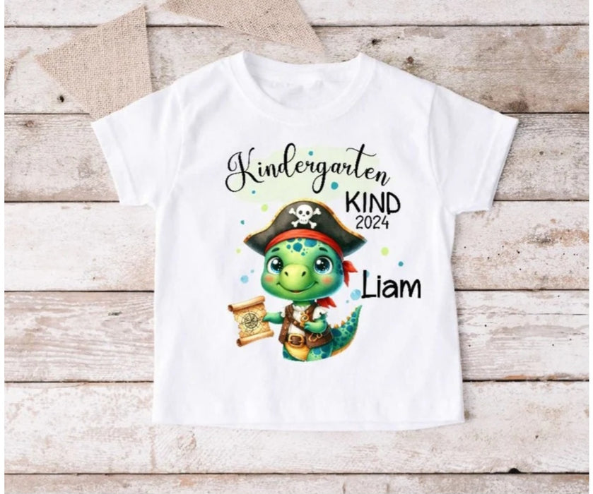 Kindergartenkind T-Shirt Pirat Dinosaurierer personalisiert Kita Kind Jungen Kindergarten Start - CreativMade 