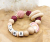 Greifling Baby personalisiert mit Namen Regenbogen Beißring Babyblau Geschenk Geburt Greifring - CreativMade