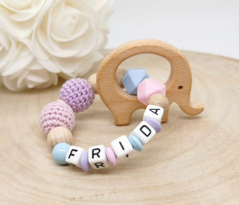 Greifling Baby personalisiert mit Namen Beißring Flieder Rosa Geschenk Geburt Greifring - CreativMade