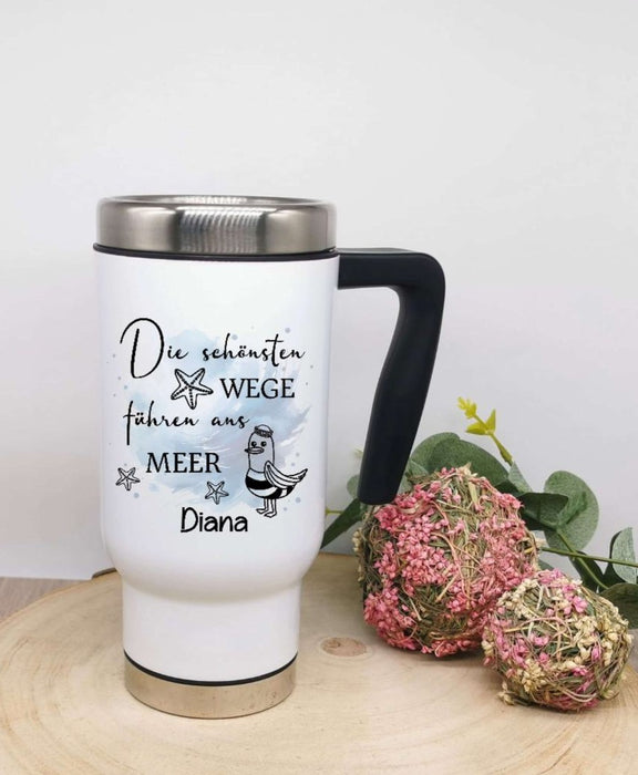 Thermobecher personalisiert Maritim Meer Cup Becher mit Namen Edelstahl mit Griff Geschenk Kaffeebecher Auto Reisebecher isoliert