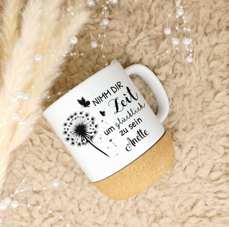 Personalisierte Tasse to go nimm dir Zeit um glücklich zu sein Spruch mit Korkboden und Deckel Keramik Geschenkidee - CreativMade