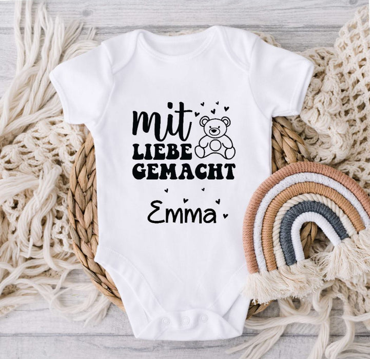Babybody personalisiert Baby Body mit Name Spruch mit Liebe gemacht Baumwolle Strampler Baby - CreativMade 